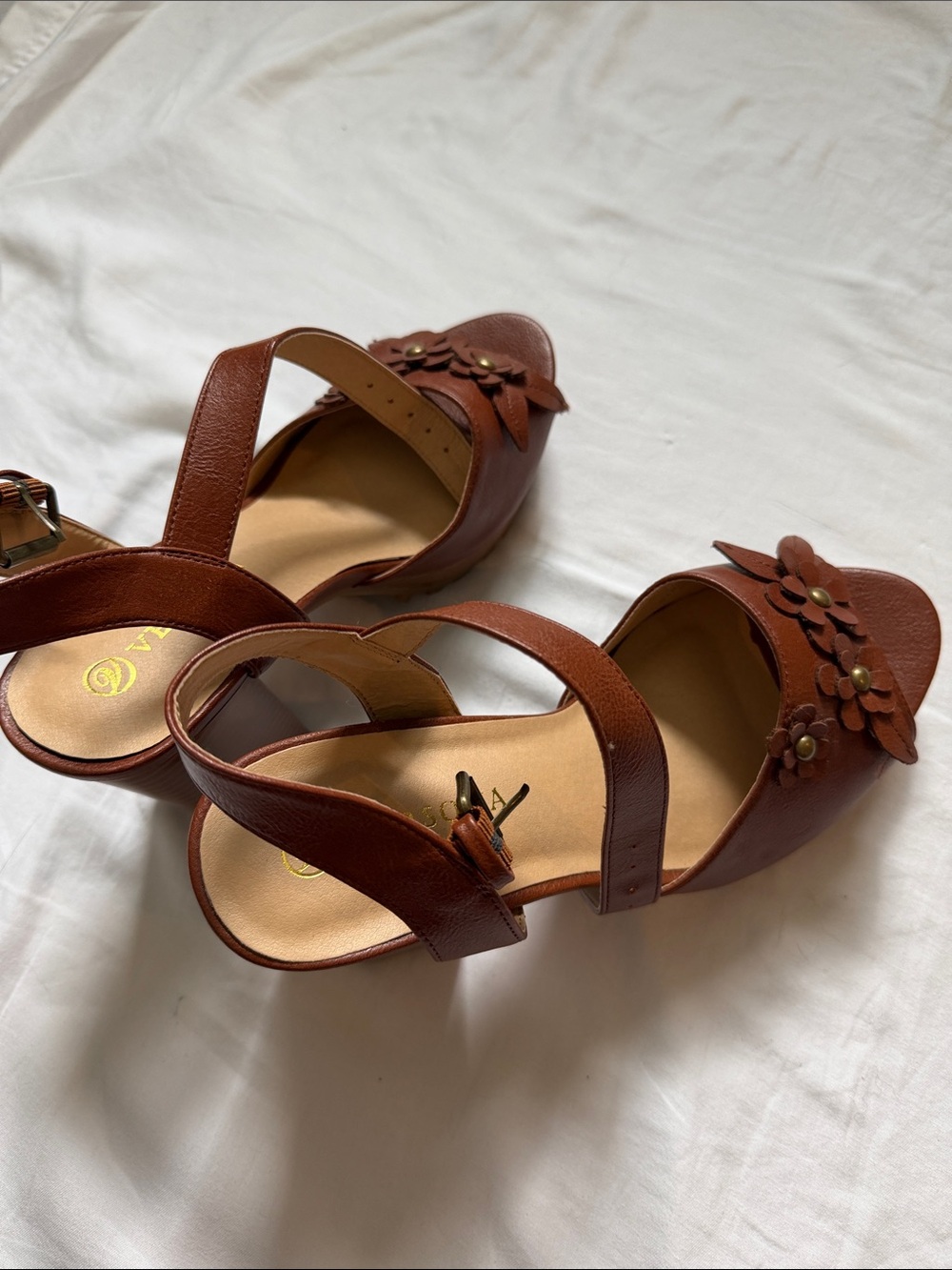 Versona Tan Brown Floral Ankle-Strap Sandals